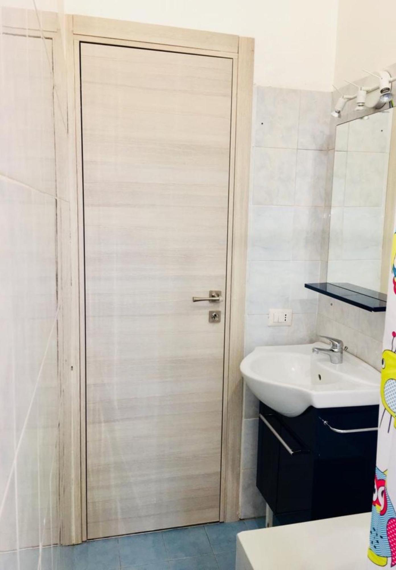 Very Nice Flats With Balcony And Close To The Metro Apartamento *
